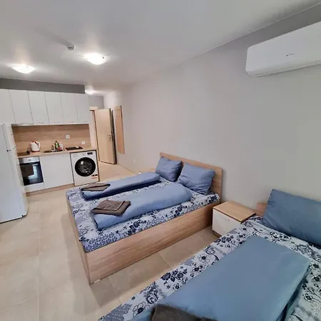 Family & Private Parking *