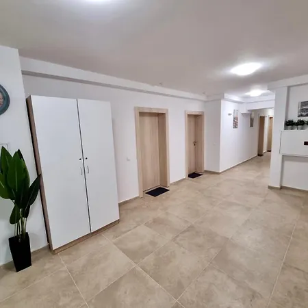 Family & Private Parking Apartman *